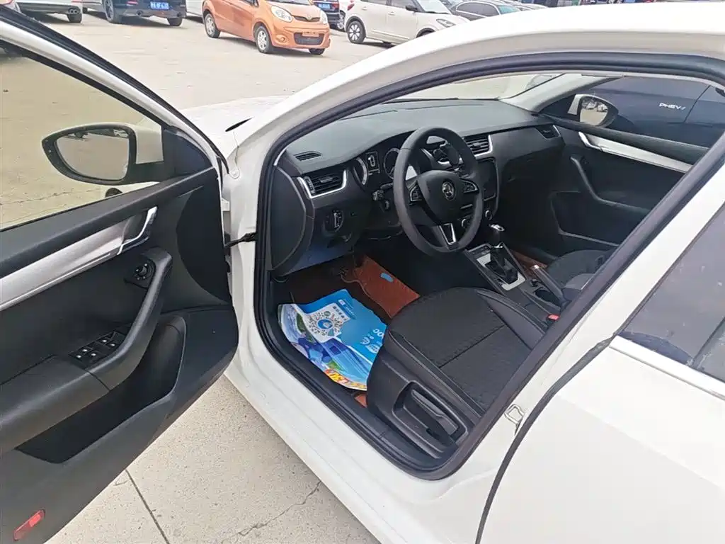Škoda Octavia 2019 1.5L Automatic Smart Luxury China VI фото 16