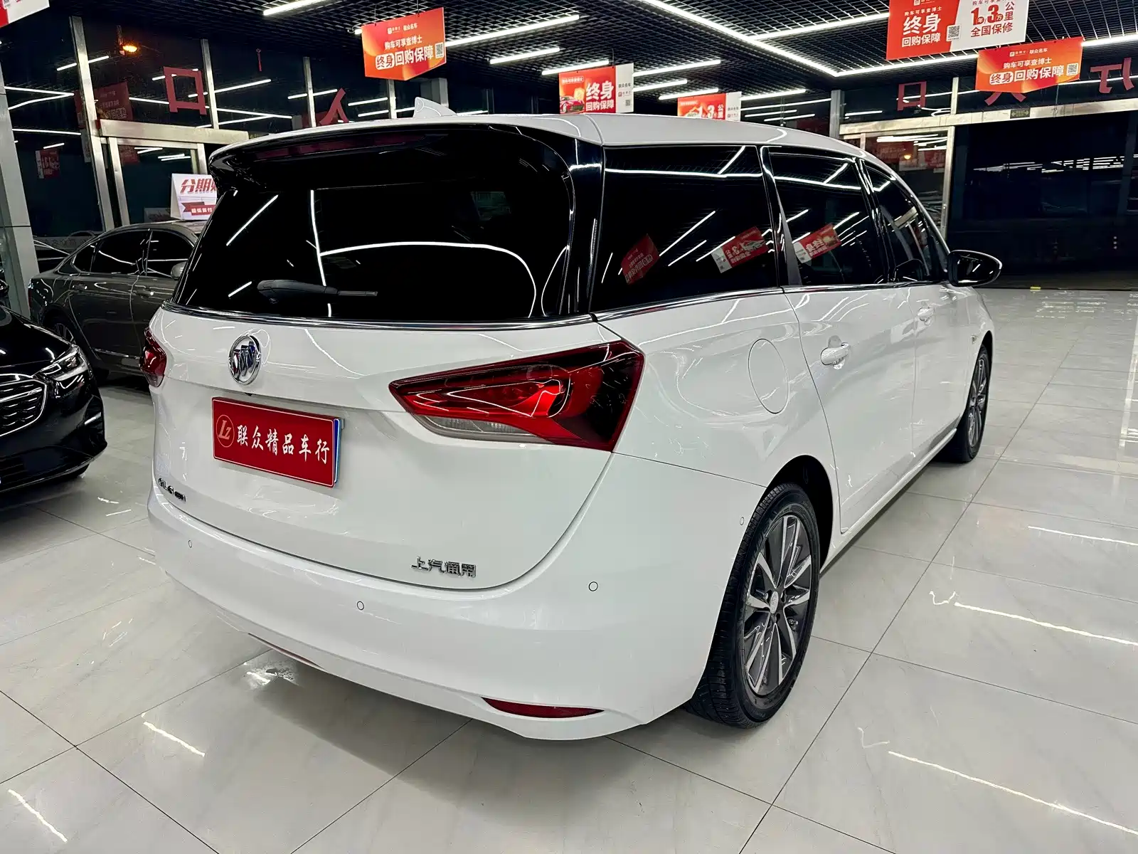 Фото 4 - Buick GL6