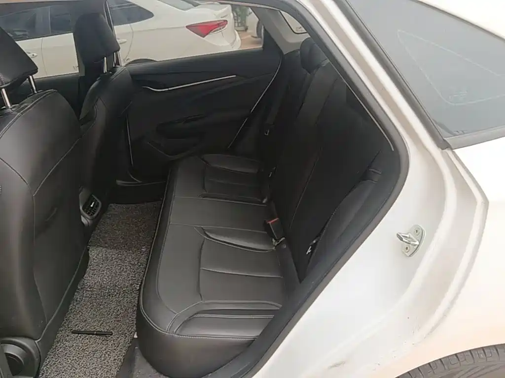 Фото 17 - Buick Excelle