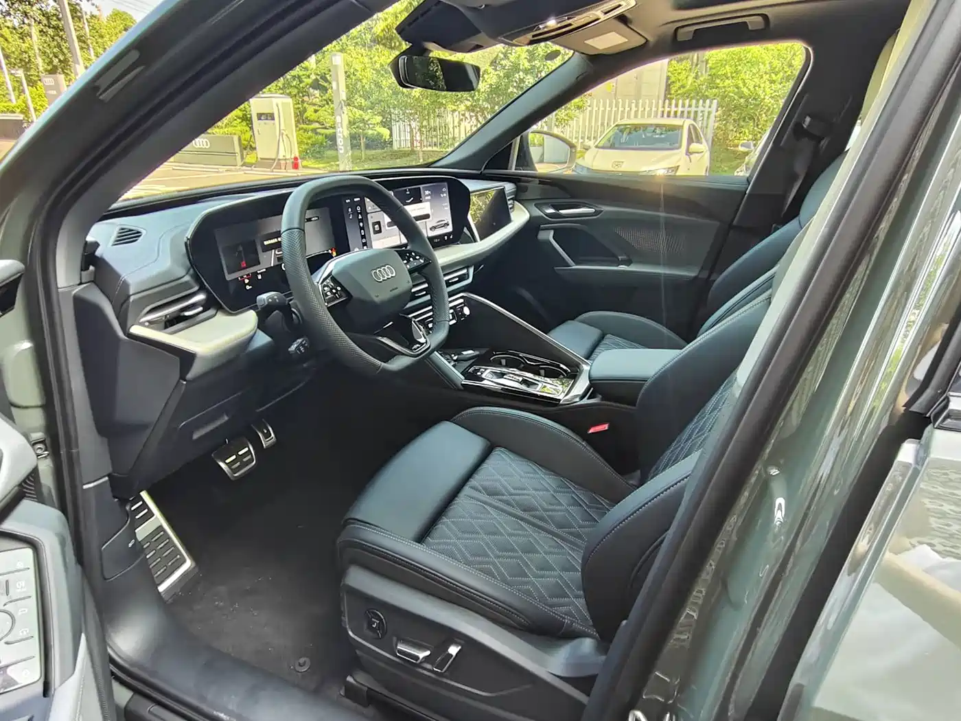 Photo 8 - Audi Q5L