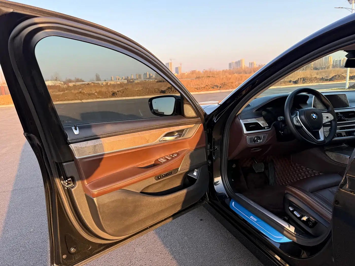 BMW 7 Series 2021 Model 740Li Leading Luxury Package фото 7