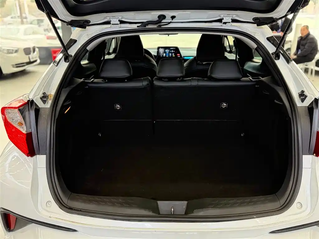 Toyota C-HR 2021 2.0L Comfort Edition фото 27
