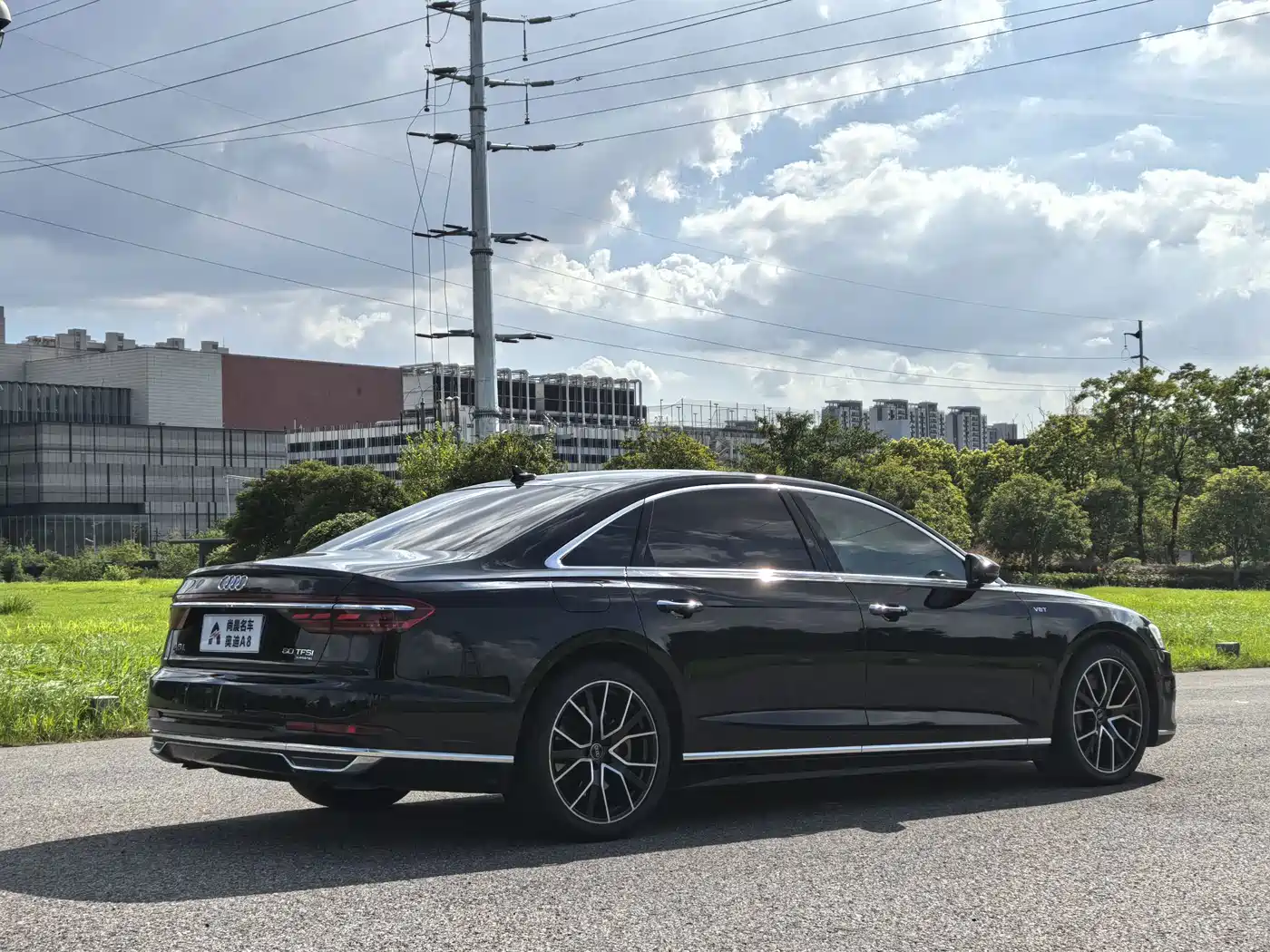 Фото 21 - Audi A8