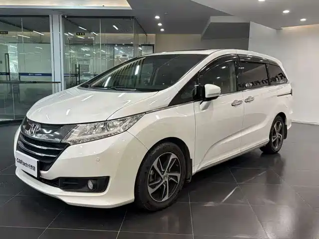 Honda Odyssey 2017 2.4L Luxury Edition — фото 1