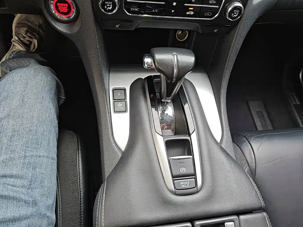 Photo 14 - Honda Avancier
