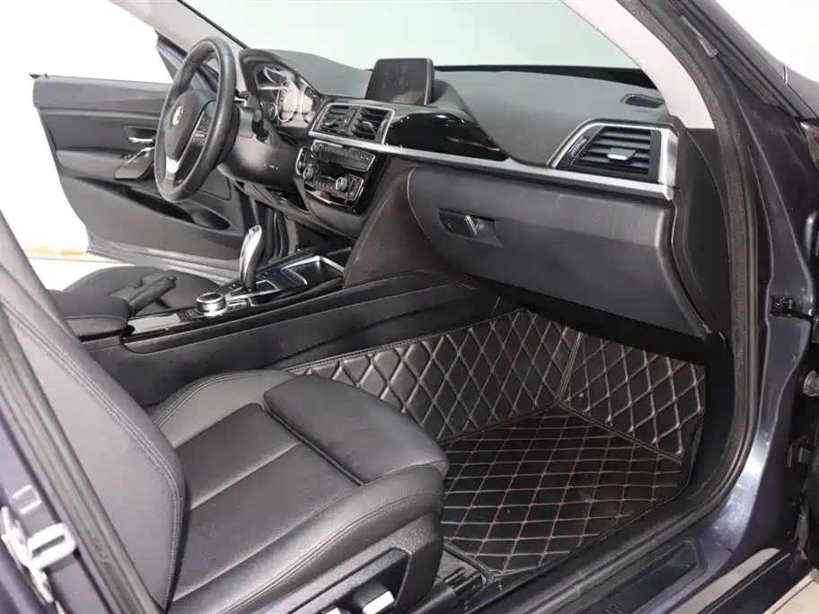 BMW 3 Series GT 2019 320i Fashion Model фото 7