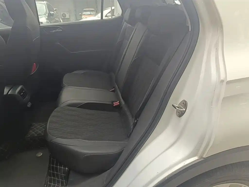 Volkswagen T-Cross 2019 1.5L Automatic Comfort Edition фото 17