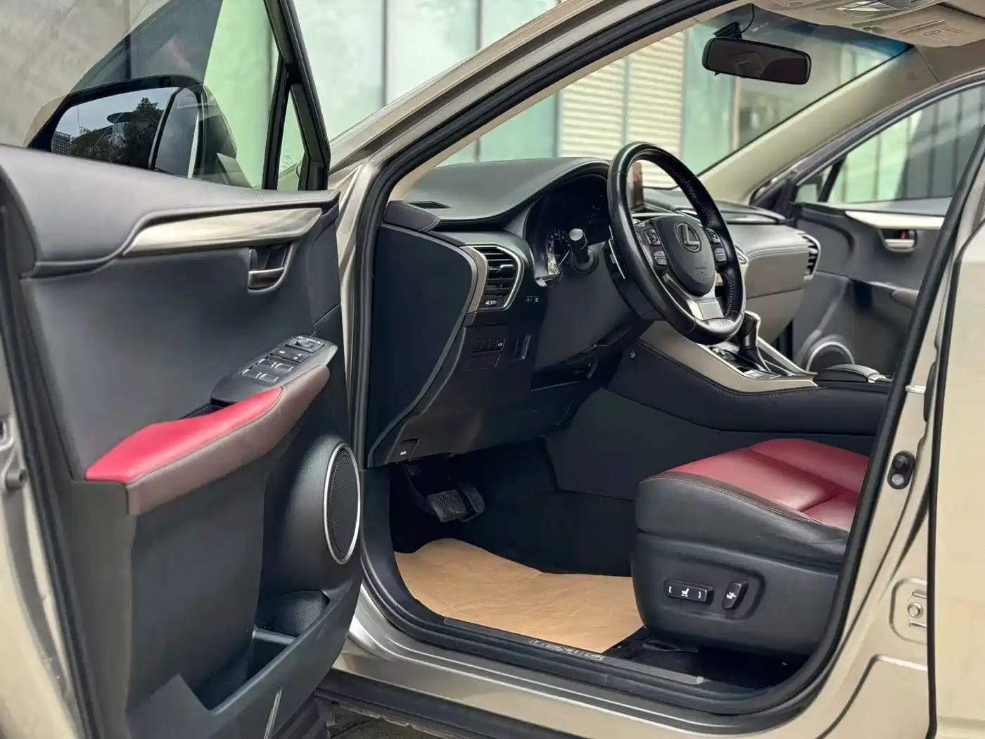 Lexus NX 2018 Model 300 FWD Fengxing Edition фото 8