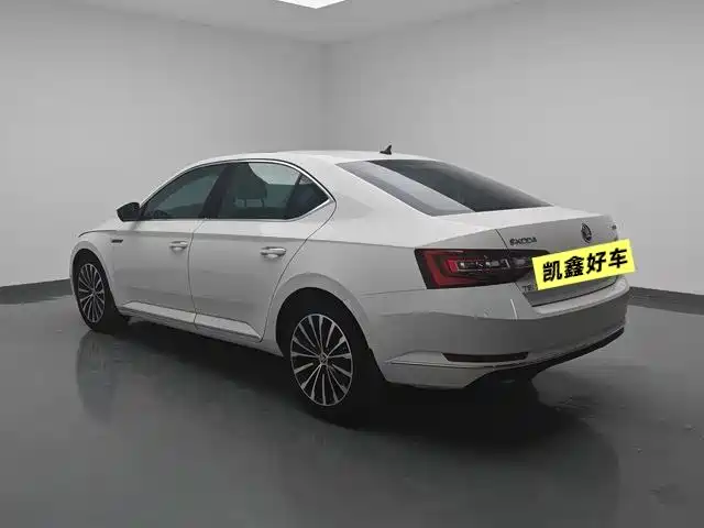 Škoda Superb 2018 TSI330 DSG Comfort Edition China V фото 6