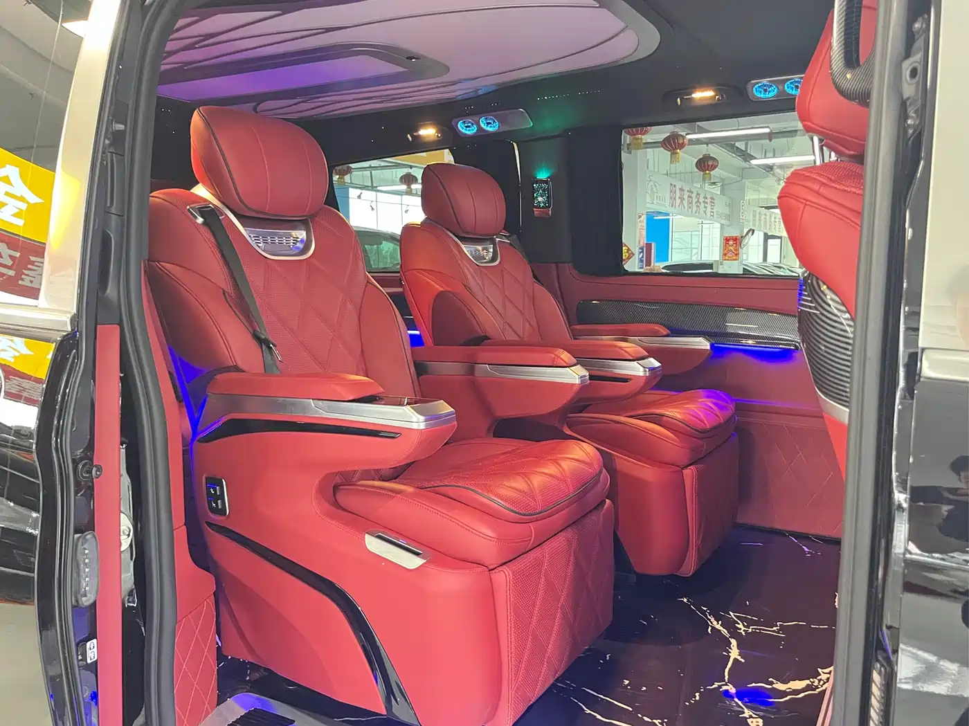 Mercedes-Benz Vito 2024 2.0T Elite Edition 7-Seater фото 7