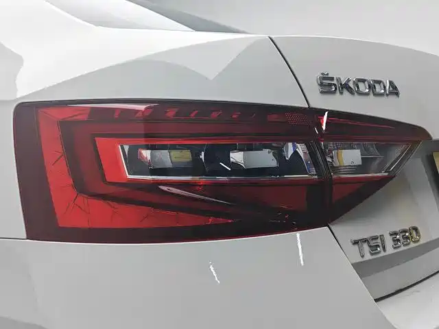 Škoda Superb 2018 TSI330 DSG Comfort Edition China V фото 10