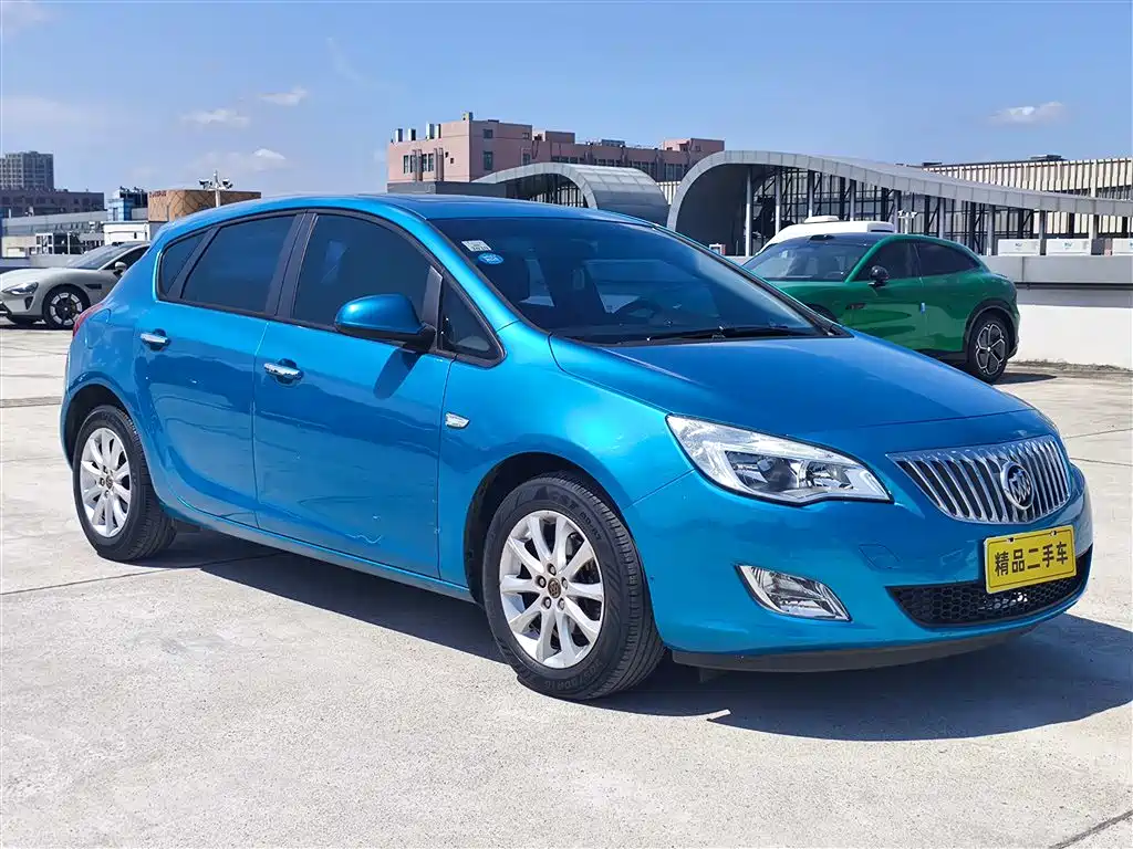 Buick Excelle 2013 Model XT 1.6L Automatic Fashion фото 4