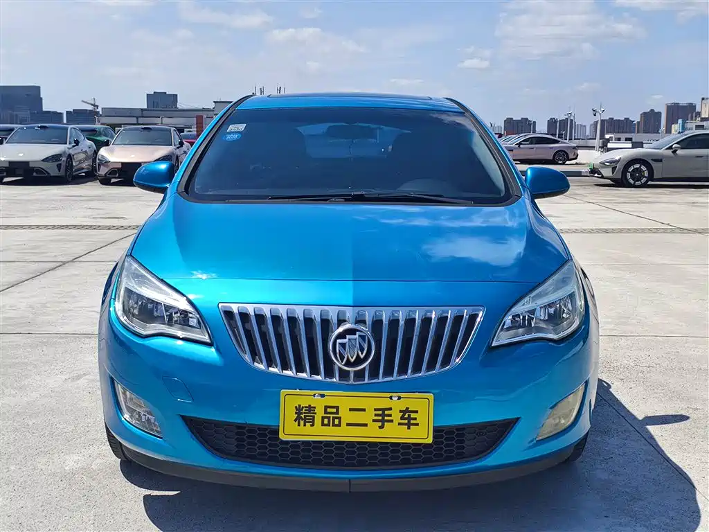 Buick Excelle 2013 Model XT 1.6L Automatic Fashion фото 2