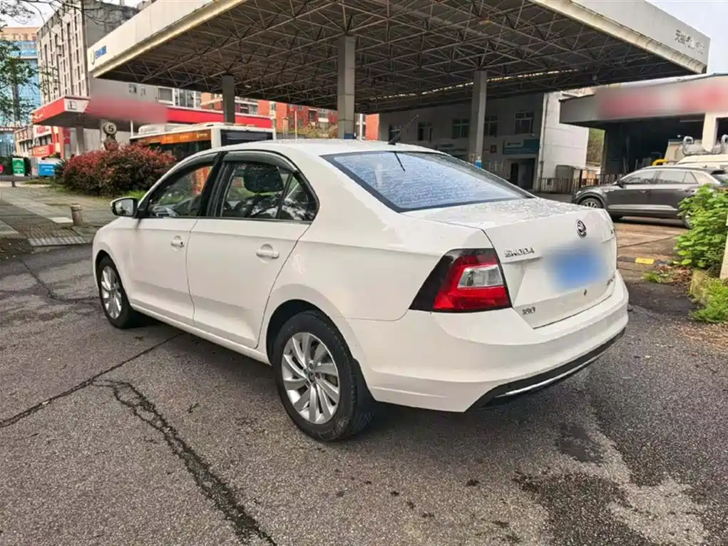 Škoda Rapid 2018 1.6L Manual Comfort Edition фото 5