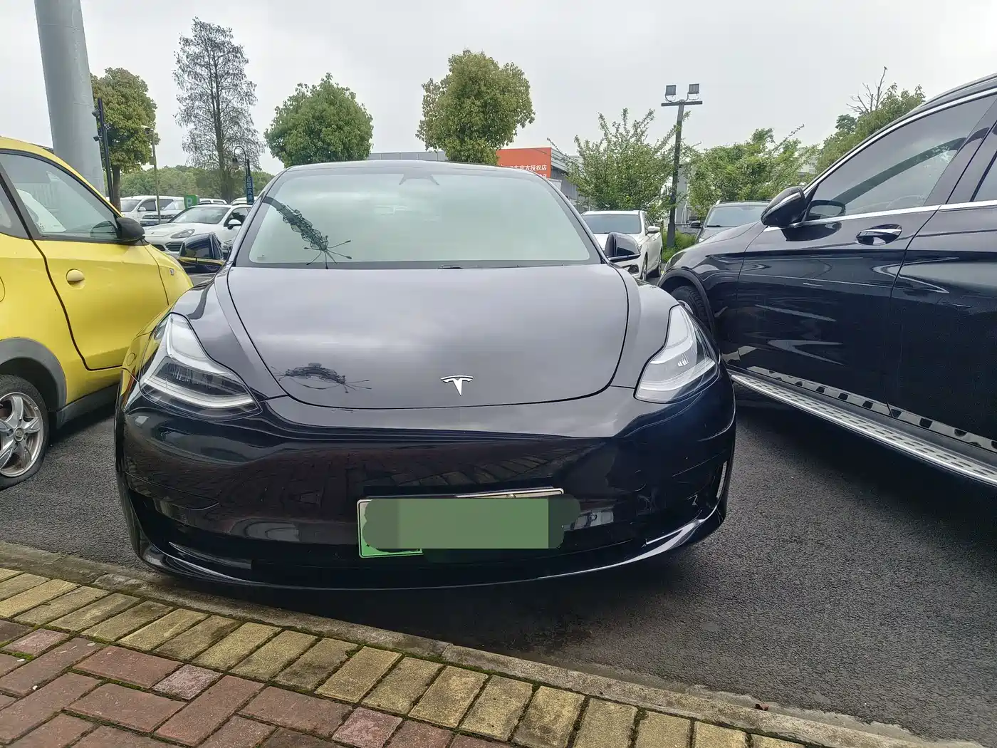 TESLA MODEL 3