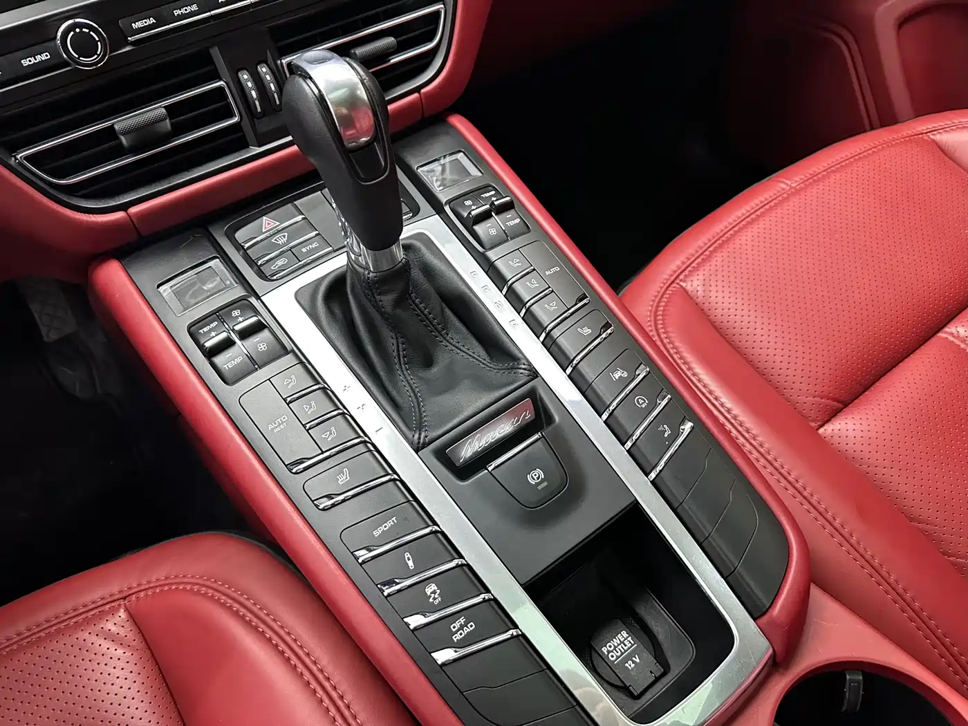 Porsche Macan 2021 Macan 2.0T фото 17
