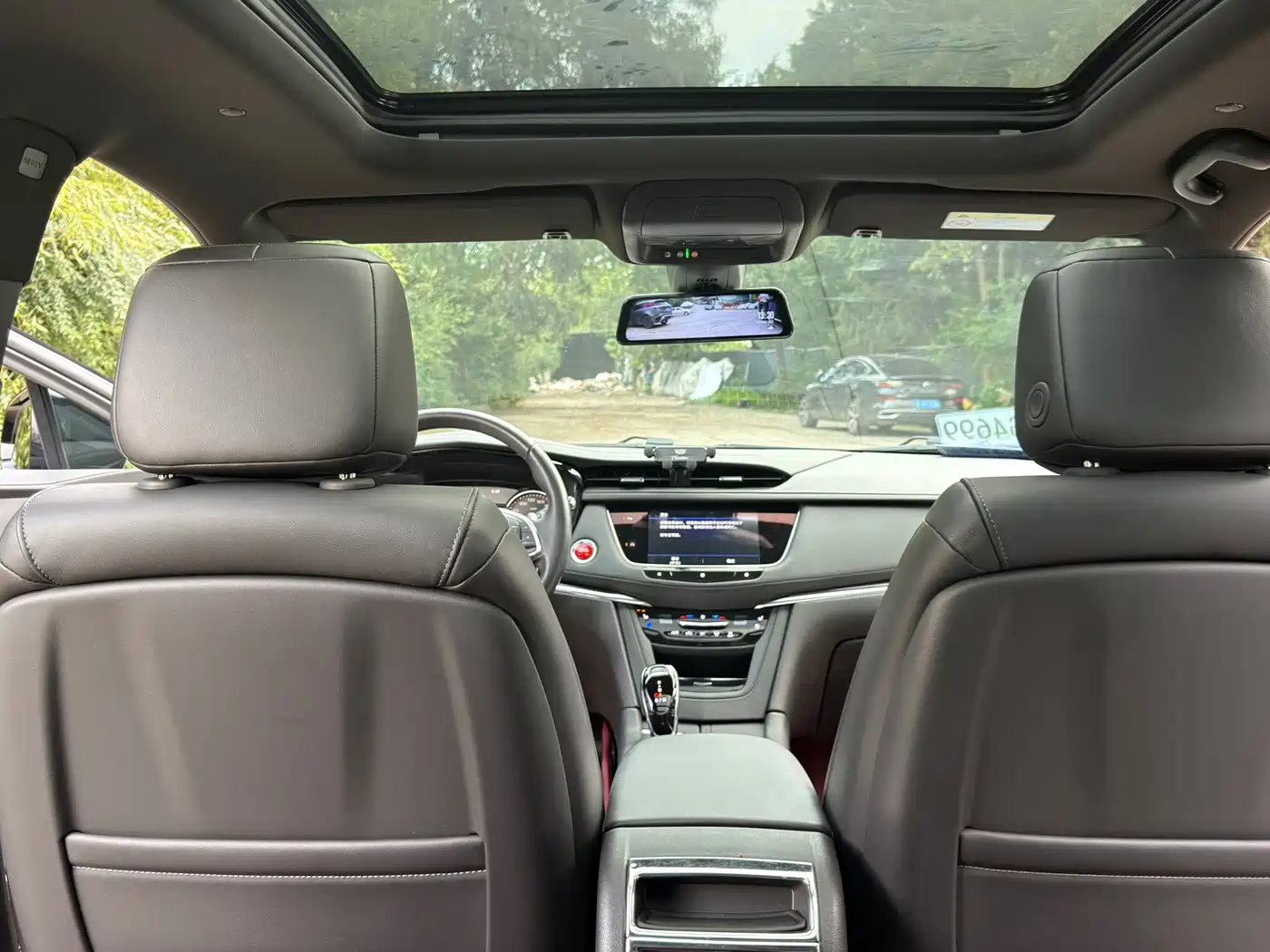 Фото 9 - Cadillac XT5