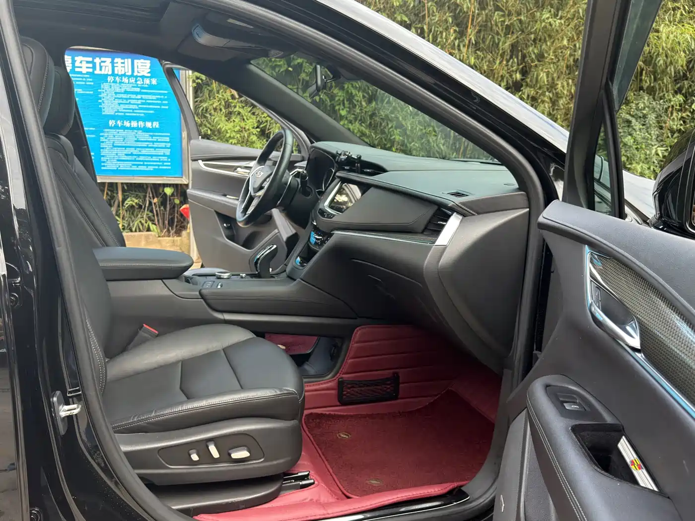 Фото 19 - Cadillac XT5