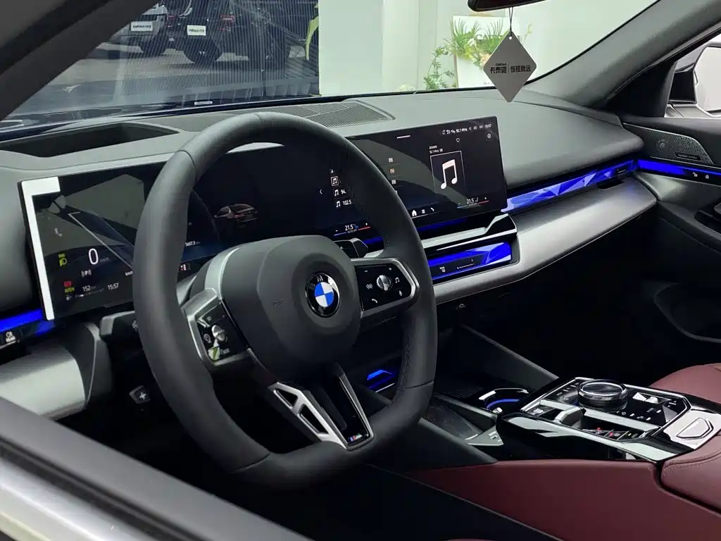 Фото 28 - BMW 5 Series
