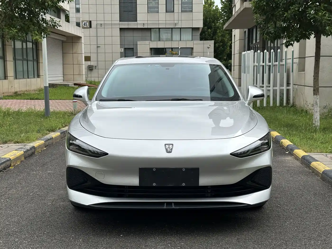 Roewe D7 2025 2025 DMH 125km World Champion Edition
