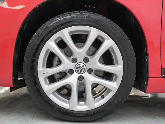 Volkswagen Scirocco 2015 1.4TSI Trend Edition — фото 5