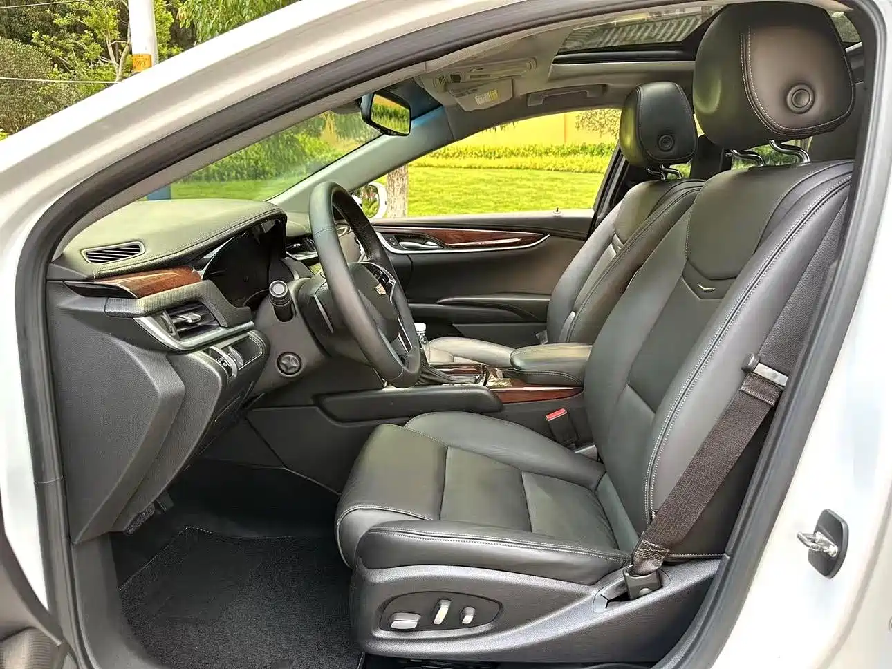 Cadillac XTS 2016 2015 28T Luxury