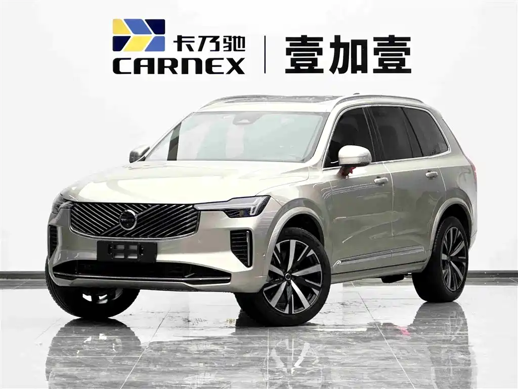 Фото 1 - Volvo XC90