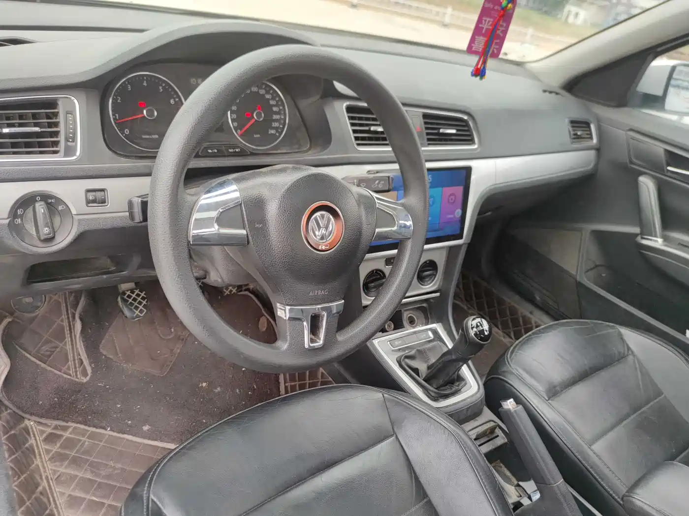 Volkswagen Lavida 2013 Facelift Classic 1.6L Manual Comfort фото 8