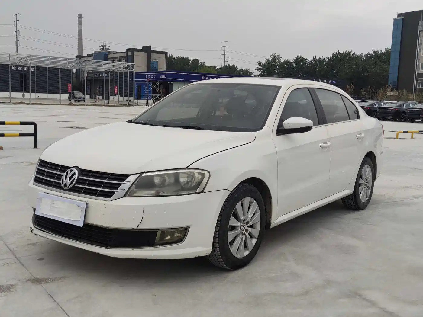 Volkswagen Lavida 2013 Facelift Classic 1.6L Manual Comfort