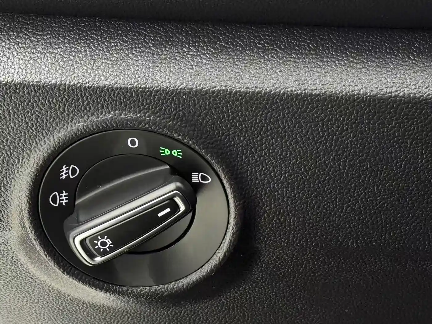 VOLKSWAGEN T ROC EXPLORING SONGS