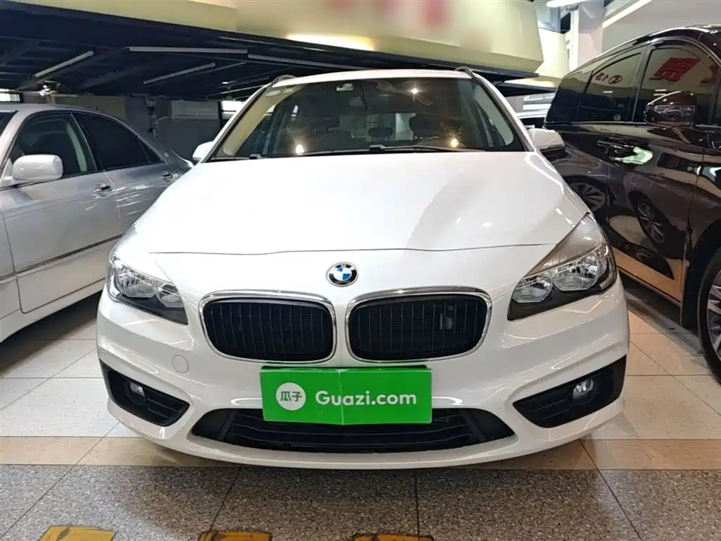 BMW 2 Series Touring 2016 218i Fashion Model фото 3