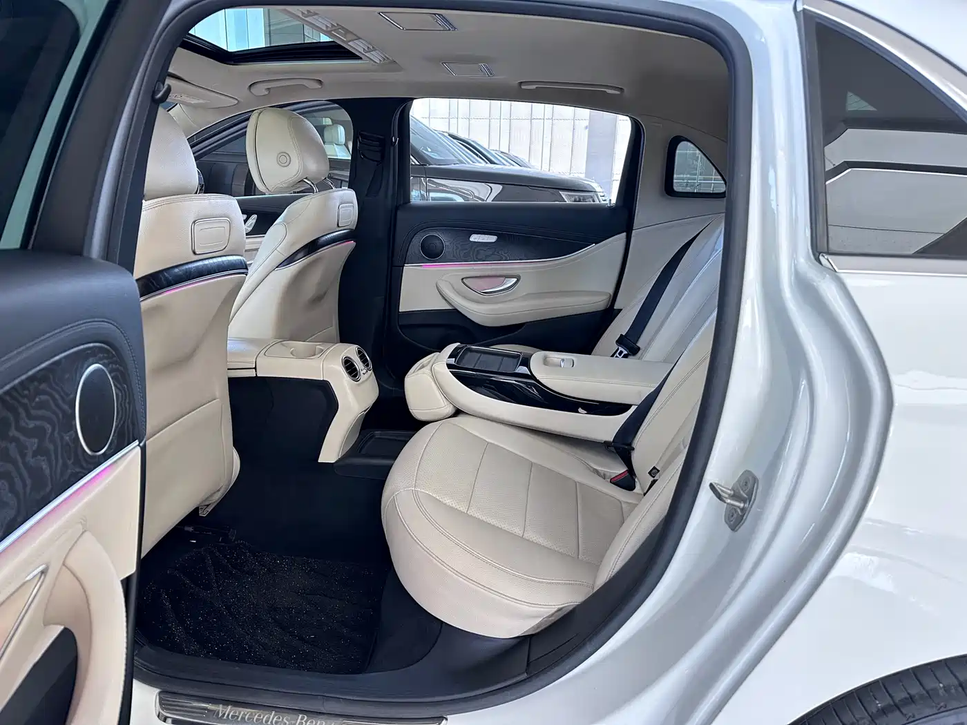Mercedes-Benz E-Class 2017 E 200 L 4MATIC фото 4