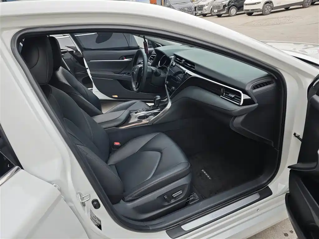 Toyota Camry 2019 Facelift 2.0G Luxury Edition фото 10