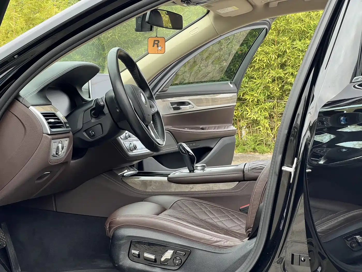 BMW 7 Series 2019 Facelift 740Li Leading Luxury Package фото 10