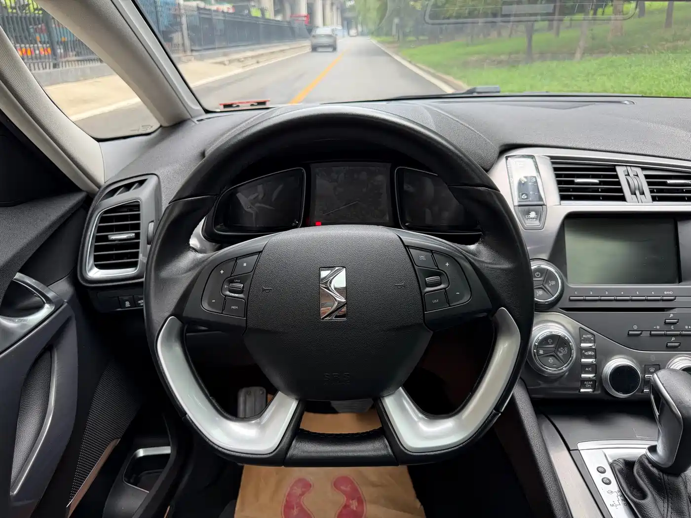 DS 5 2014 2013 1.6T Luxury THP160