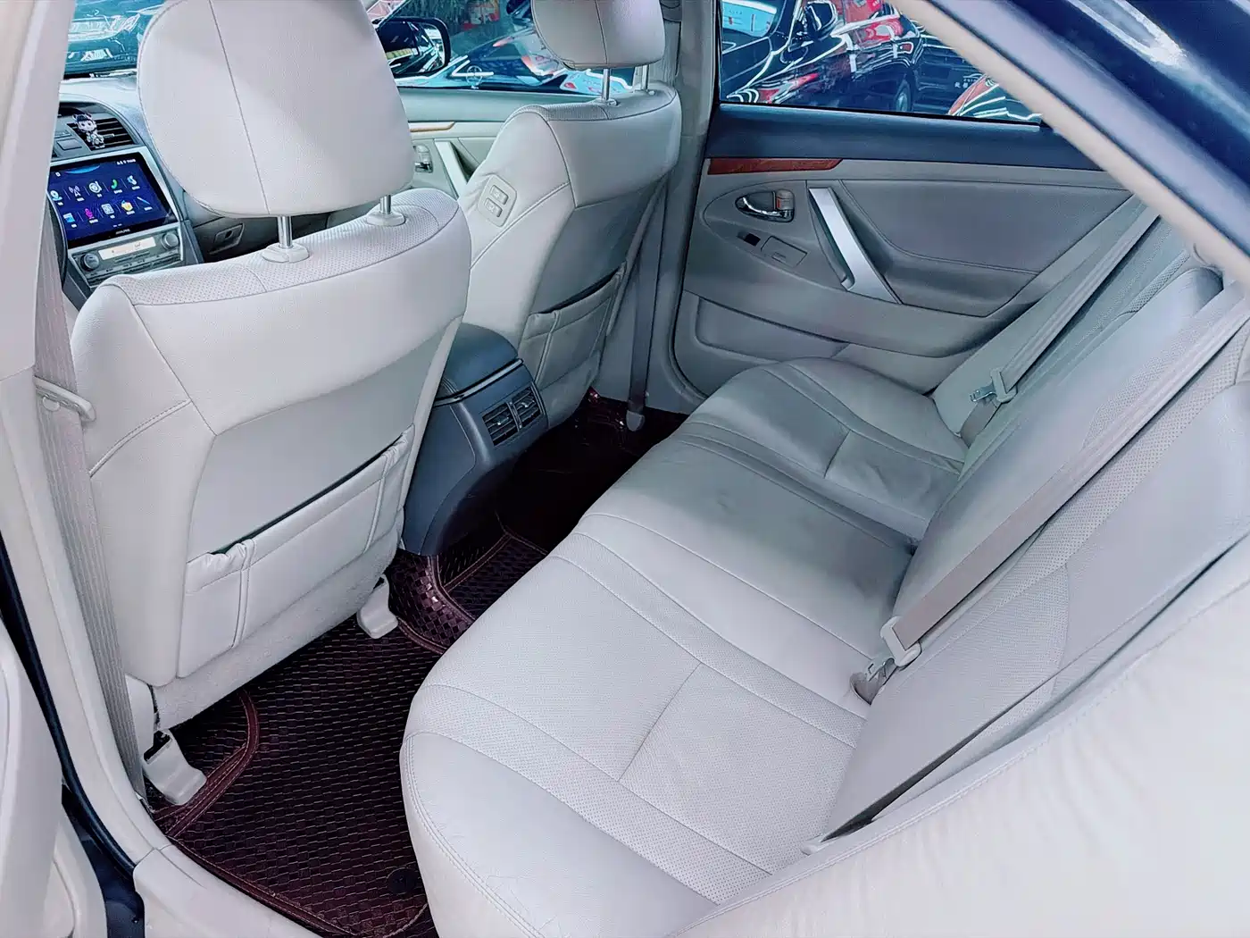 Toyota Camry 2011 240G Luxury Anniversary Edition фото 8