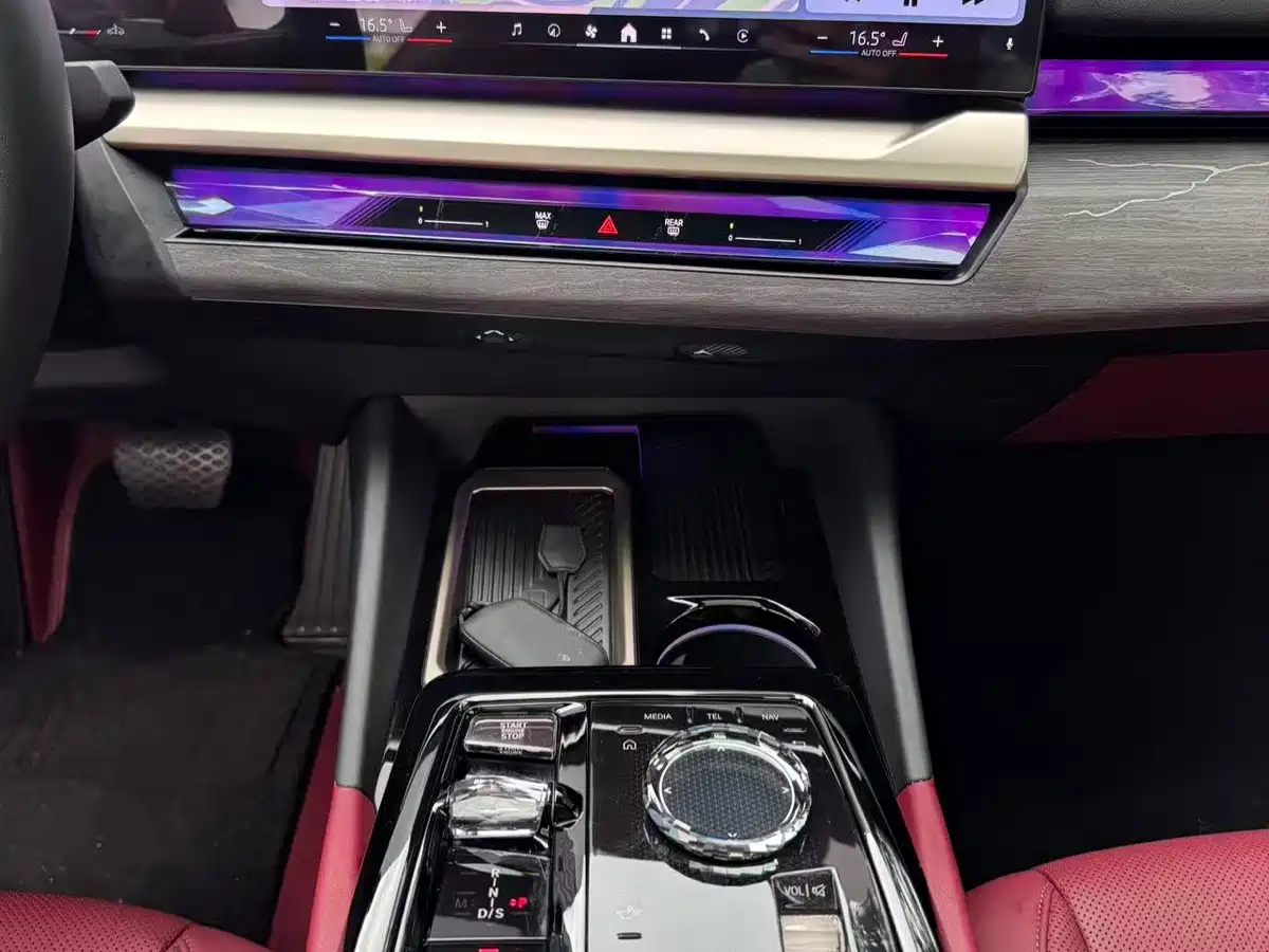 BMW 5 Series 2024 530Li Premium M Sport Package фото 11