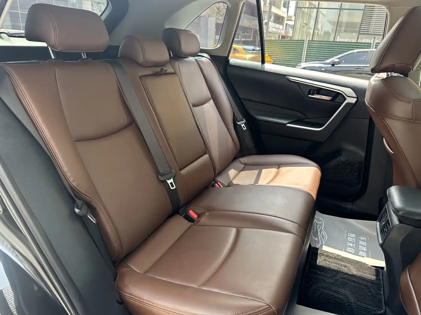 Toyota RAV4 Rongfang 2020 Hybrid 2.5L E-CVT 2WD Elite Edition фото 12