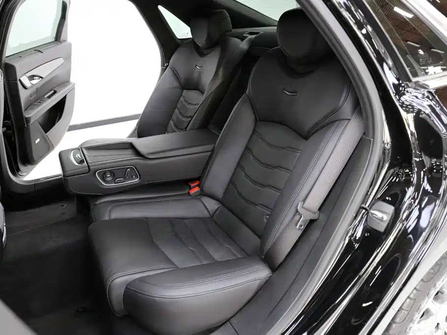 Фото 8 - Cadillac CT6