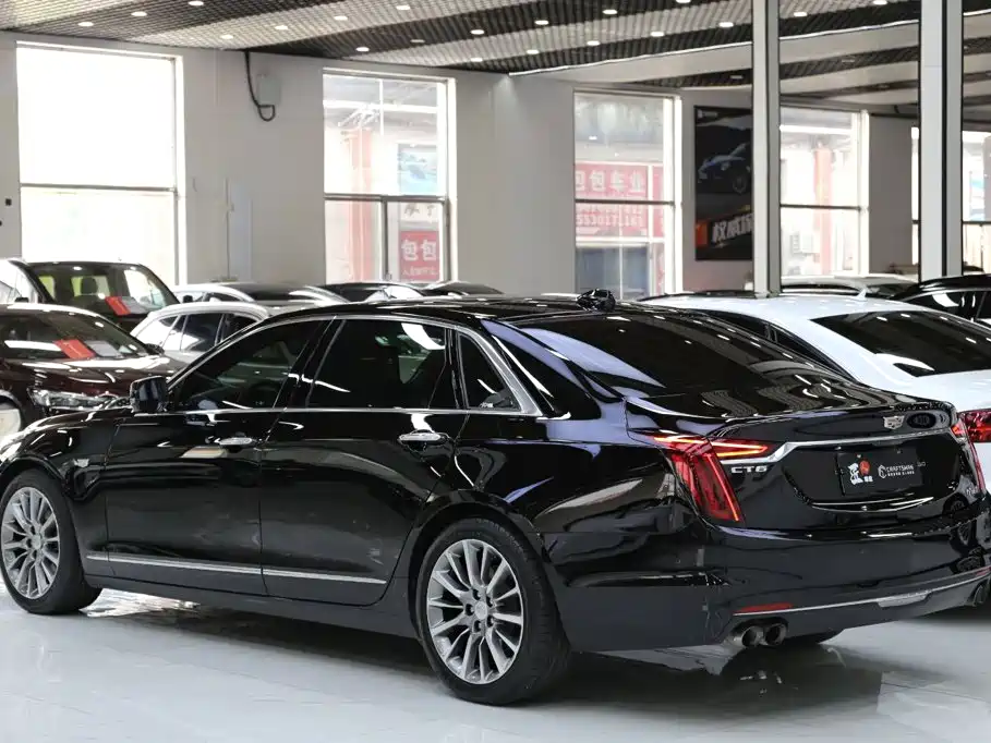 Фото 24 - Cadillac CT6