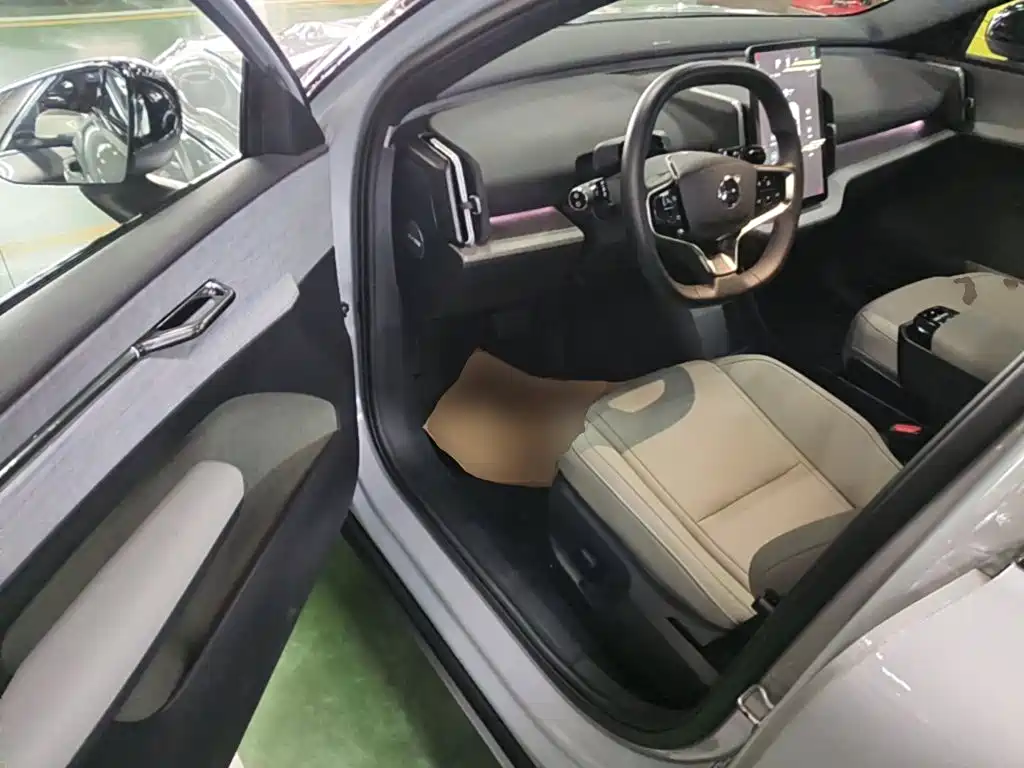 Volvo EX30 2024 2025 RWD Long Range Ultra