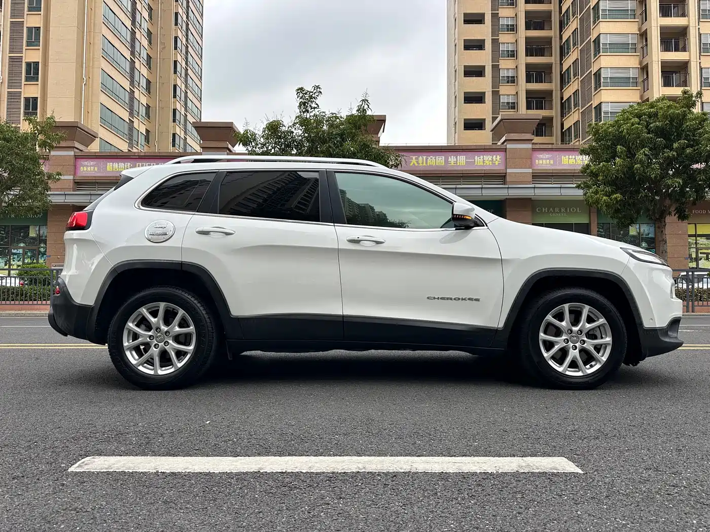 Jeep Cherokee 2016 2016 2.4L Leading Edition