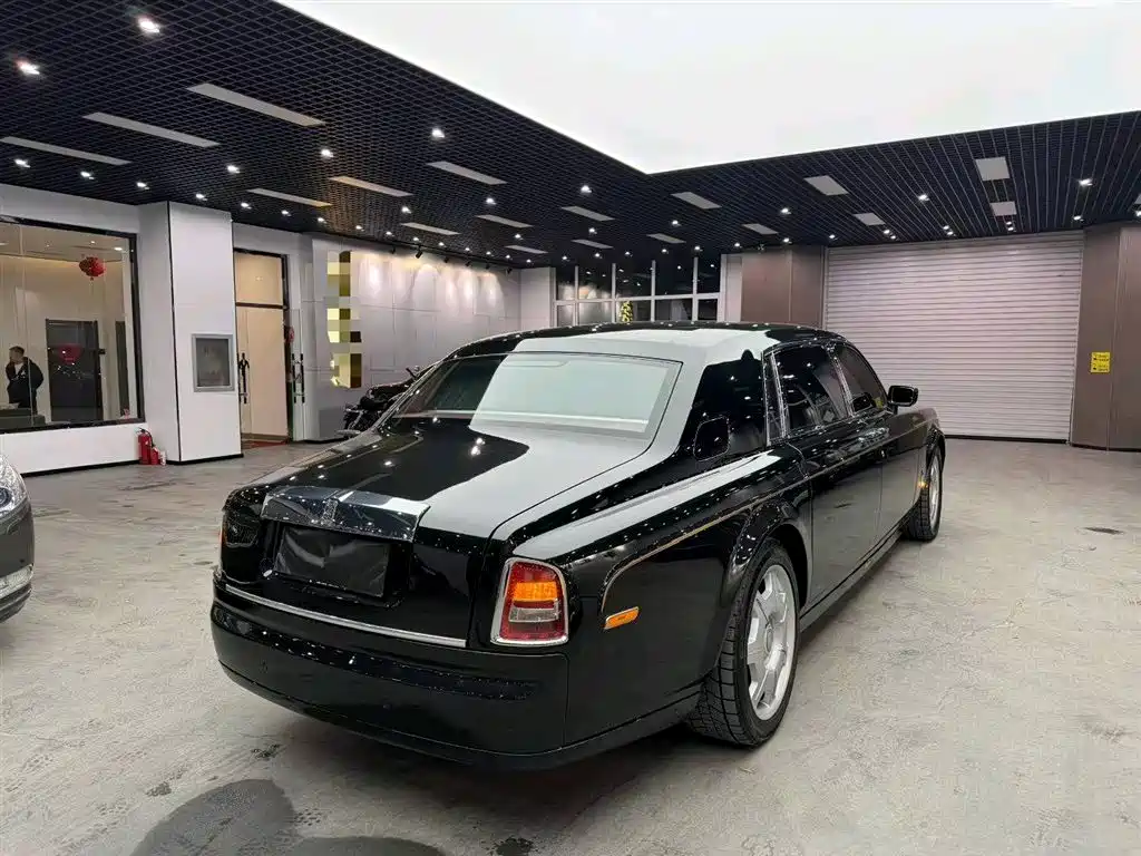 Фото 4 - Rolls-Royce Phantom