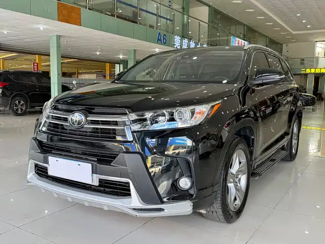 TOYOTA HIGHLANDER