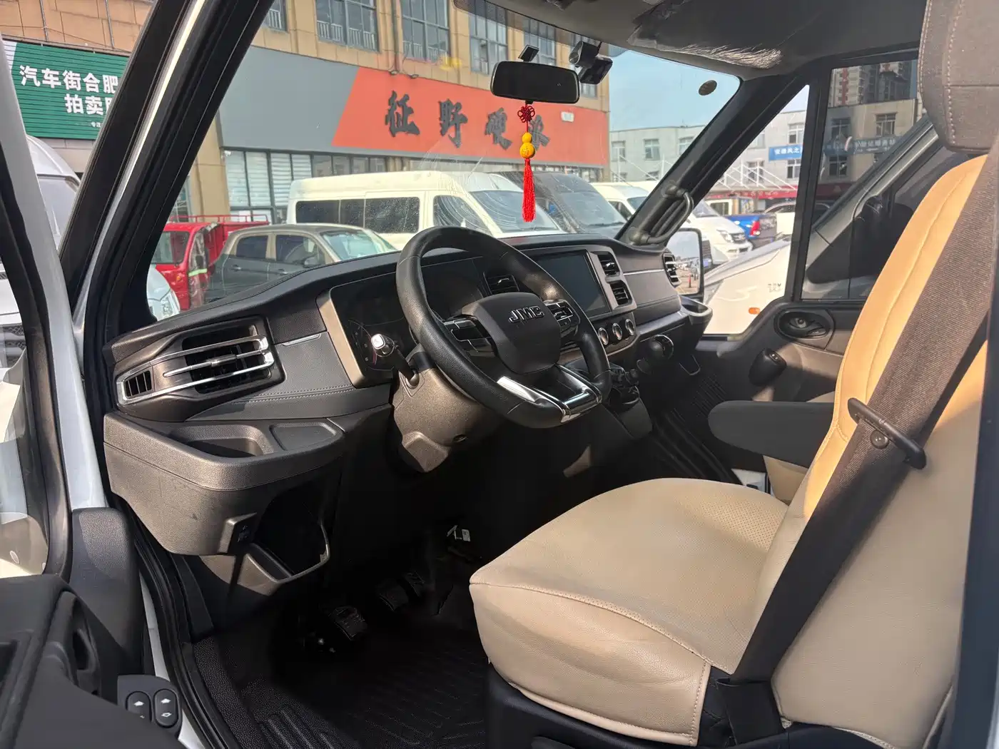 Jiangling JMC Fushun 2023 2022 2.0T Manual Multi-purpose Passenger Vehicle Medium Wheelbase Medium-high Roof 6-7 seater