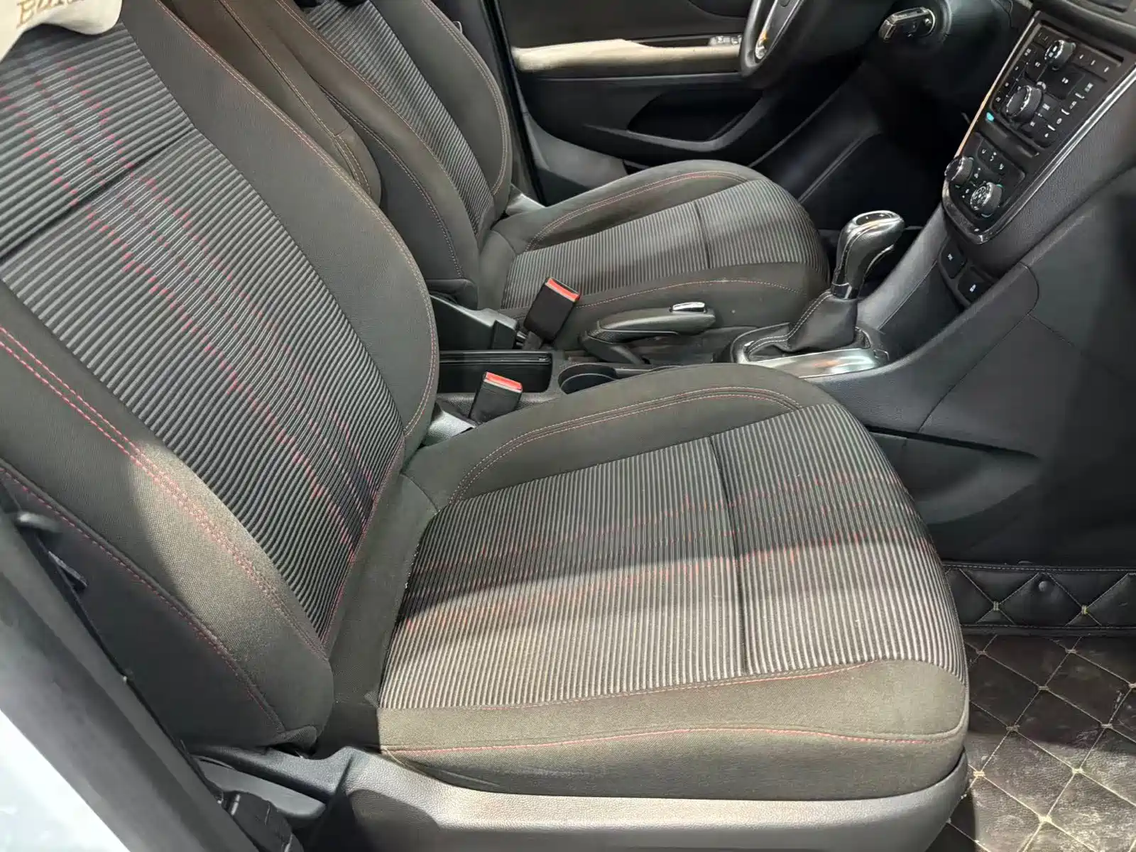 Фото 12 - Buick Encore