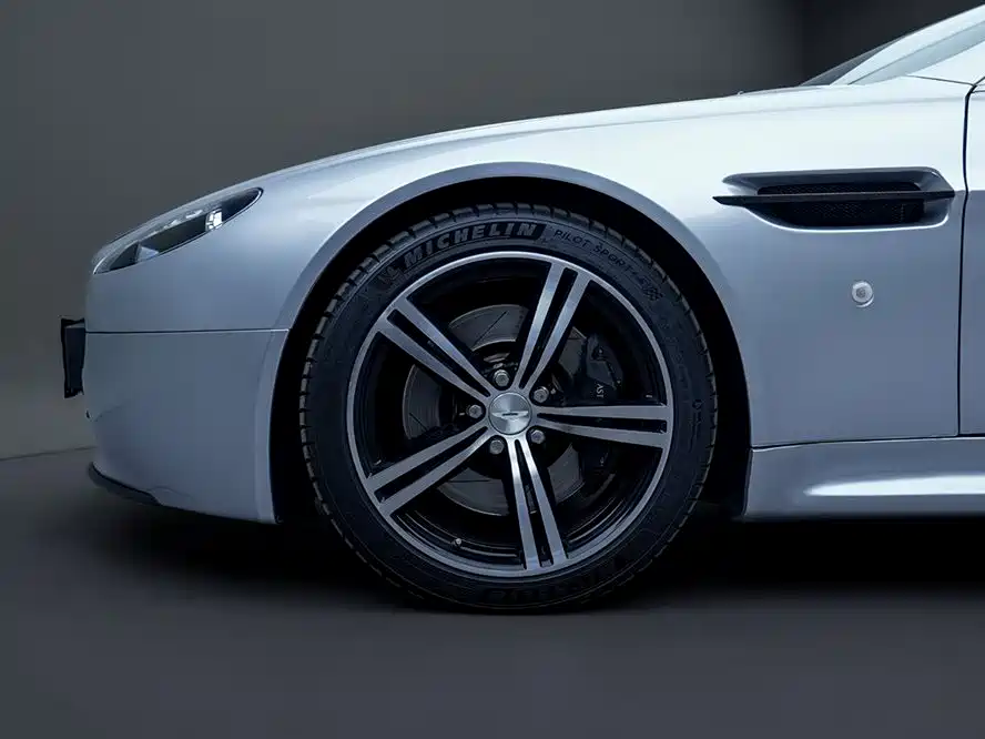 Aston Martin V8 Vantage 2011 2011 4.7L Sportshift Coupe
