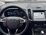 Фото 13 - Ford Edge