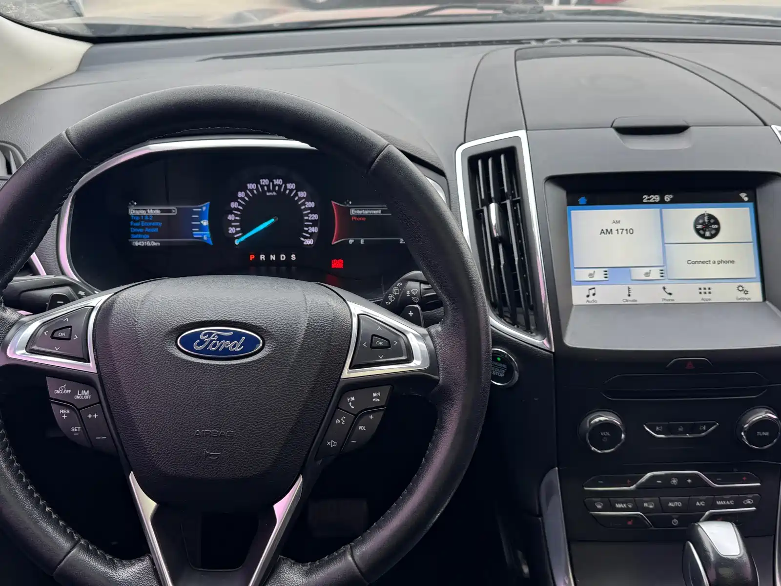 Фото 13 - Ford Edge