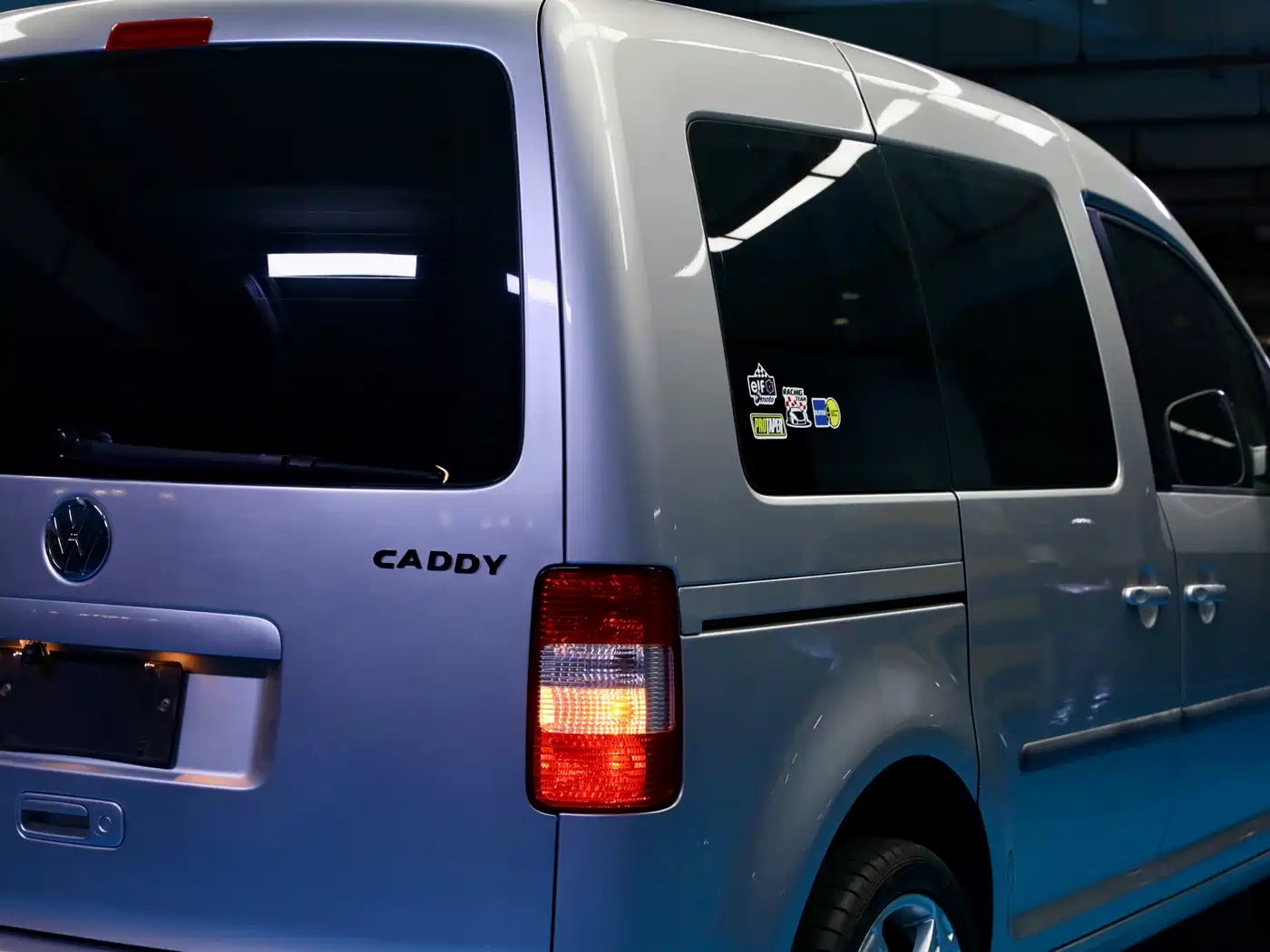 Volkswagen Caddy 2005 1.6L Comfort 5-seater фото 5
